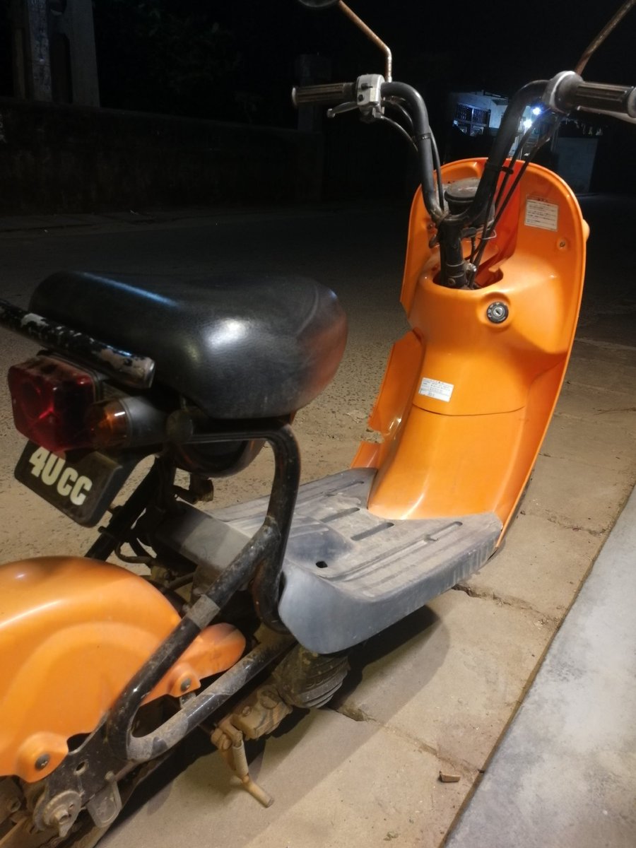 andyb500's tweet photo. If only I had brought my bigger suitcase, this may have come home with me. #suzuki https://t.co/WaikSwaDzf