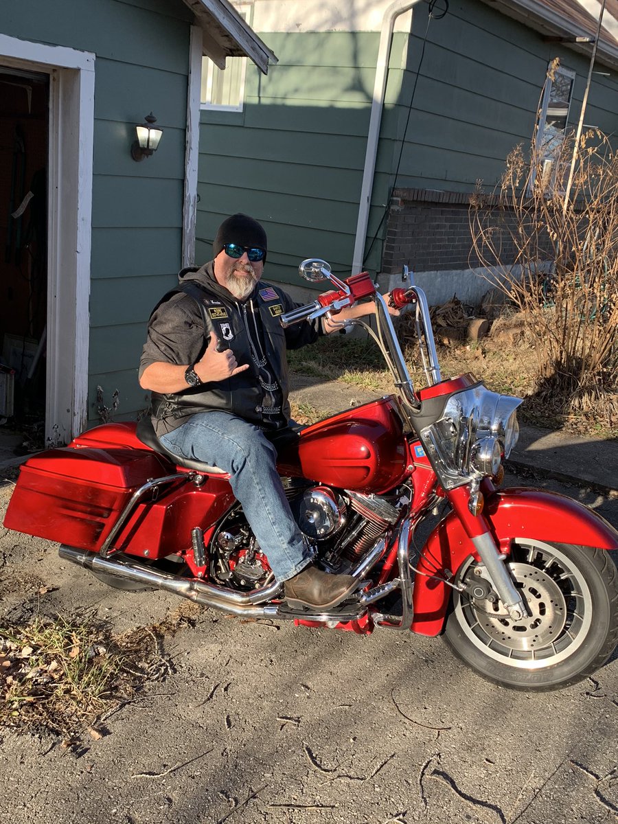 holler_jr's tweet photo. @OCChoppers Beautiful bike for a nice cause.. @holler_jr  #holler_jr  #occhoppers  #legionriderspost240 https://t.co/842IzU15re