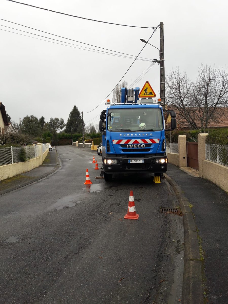 😃⚡️Fabien Blanc, Directeur Délégué @enedis_pyr_land rend visite à @enedis_prov_alp venue en renfort pour rétablir au plus vite les clients privés 💡🔌 

#tempeteMyriam #behappy #fire #bigsmile #fierté #plaisir