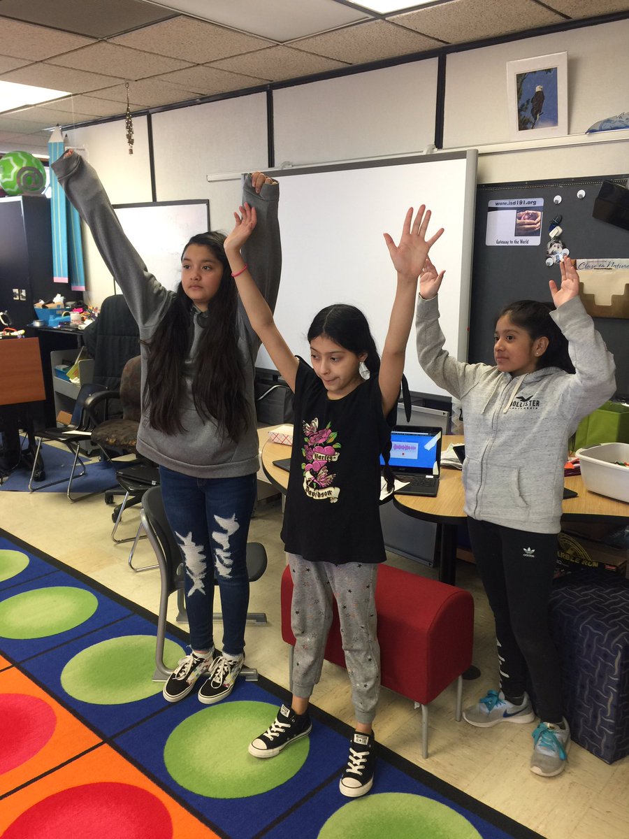TheHomeworkDog's tweet photo. Working on a movement break @SkyOaksElem 5th grade friends... #dropeverythingandmove #pausemovelearn #Weareskyoaks https://t.co/pgm4fvQRvL