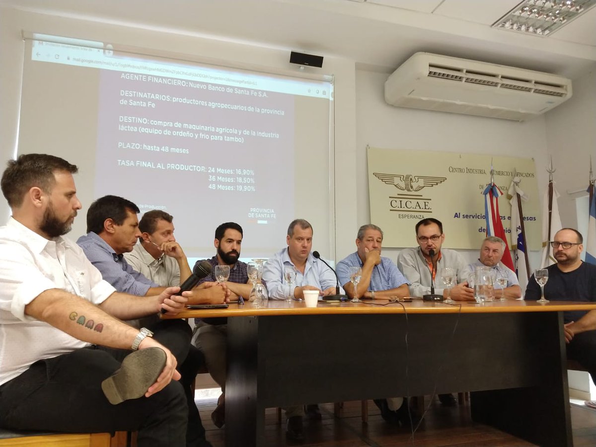 ProduccionSF's tweet photo. Seguimos vinculando la ciencia y la tecnología al sector industrial. Funcionarios de @CienciaSantaFe participaron en el #CICAE, junto a referentes del sector y representantes de municipios y comunas, de la primera reunión de la Agenda Regional de Industrias (ARDI). https://t.co/biEbhcbYhh