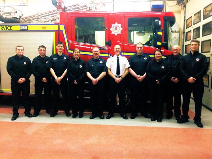 FAfirestation's tweet photo. With it being #OnCallFireWeek, now is a great opportunity to show who makes up our crew. We have;
3 Electricians
2 Joiners
1 Mechanic
1 Hospitality Manager
1 Coach driver
1 Radio Presenter
1 Retail Manager https://t.co/3sBo9kvuLS