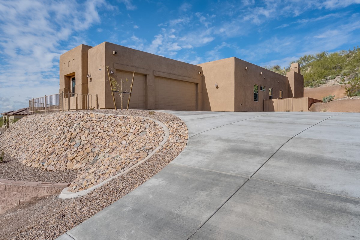 PepperViner's tweet photo. Nestled in Tucson’s beautiful Sonoran desert, Pepper Viner’s, Little Ridge, offers an exclusive foothills retreat for the most discerning homebuyer. 🌵  

Learn more: https://t.co/WmOZ3V7gbp https://t.co/VCwwkmnfOn