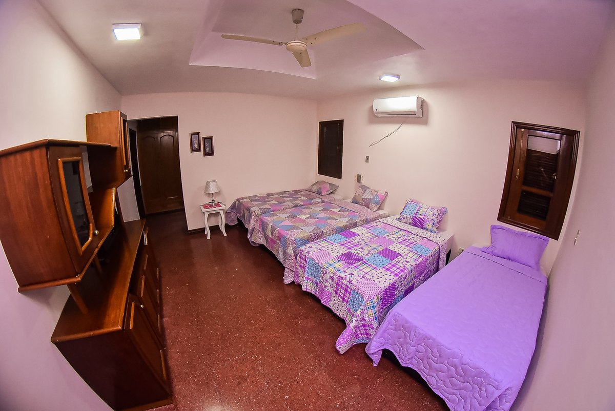 DSofi09's tweet photo. Hello, mi suegra abrió un hostel hermoso en CDE, #PalmeraHostel, por si quieran visitar la ciudad y no tengan dónde quedarse, les agradezco el RT! Es hermoso, buen precio, buena ubicación, cómodo, seguro y podés ir con tus 🐕🐈 😍 https://t.co/rlj3jlmjny