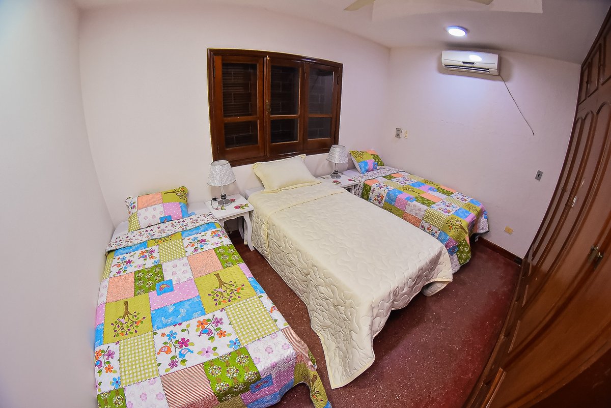 DSofi09's tweet photo. Hello, mi suegra abrió un hostel hermoso en CDE, #PalmeraHostel, por si quieran visitar la ciudad y no tengan dónde quedarse, les agradezco el RT! Es hermoso, buen precio, buena ubicación, cómodo, seguro y podés ir con tus 🐕🐈 😍 https://t.co/rlj3jlmjny