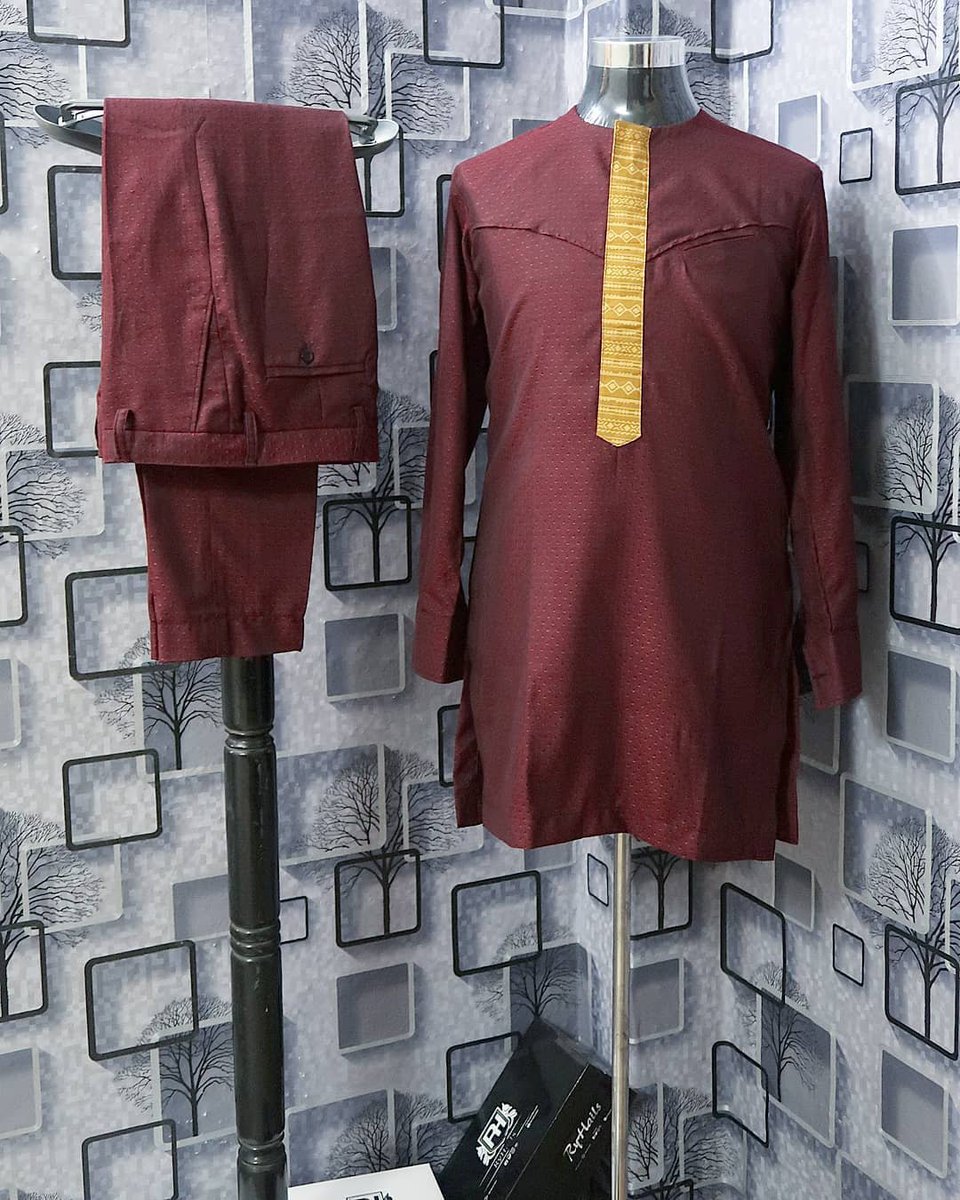 RyHails's tweet photo. Love's season; we are ready too.
Complete Agbada from 35
Complete Kaftan from 17k
Shoes from 18k
Sandals from 8k
Shop this look, Make orders and enquiries via DM or #WhatsApp Message: 08140321869
#RyHails #MensWear #MensFashion #Style #Kaftan #Shoes #Bespoke #HandMade #Naija https://t.co/bPsld71nAY
