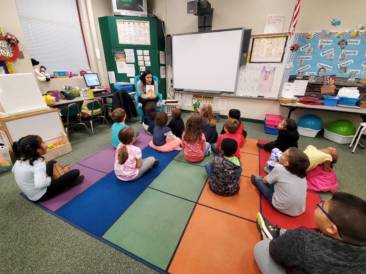 Thanks for reading to us <a href="/lhayes0727/">Lauren Hayes</a> ! #ReadAcrossAmerica <a href="/PineLevelES/">PineLevelES</a>