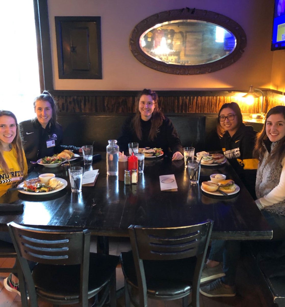 HawkeyeFuel's tweet photo. Earlier this week, Lily and Libby from @IOWACHEER joined us for a Fuel Out lunch 🥗🌮🍕at Stella. These girls are fueled up ⛽️ and ready for practice, games, and everything between. Want to join the fun? Sign up for our upcoming events! #hawkfuel #hawkfocus #hawkperform https://t.co/RkZ07CqkLU