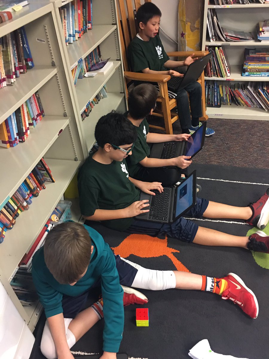 ShelCraig's tweet photo. Interesting gender breakdown in my class. When given the choice between computer activities and building, my boys all gravitated toward the computer while the girls sat down to create with magnets, blocks, tracks, etc. #STEAMDay @SpicewoodPYP #SWESInnovates https://t.co/rMurTnz7Kk