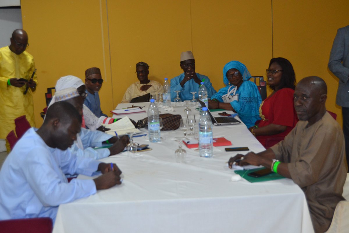 OSC_SUN_SENEGAL's tweet photo. Les élus s’engagent pour une intégration de la #nutrition et genre dans la gouvernance territoriales. Un réseau regroupant ces élus de l'#UAEL sera crée à l’issu de l’atelier financé par #UNOPS, organisé par @OSC_SUN_SENEGAL avec #CLMSenegal, #unicefsenegal et le #Canada . https://t.co/6E6E0xwIVB