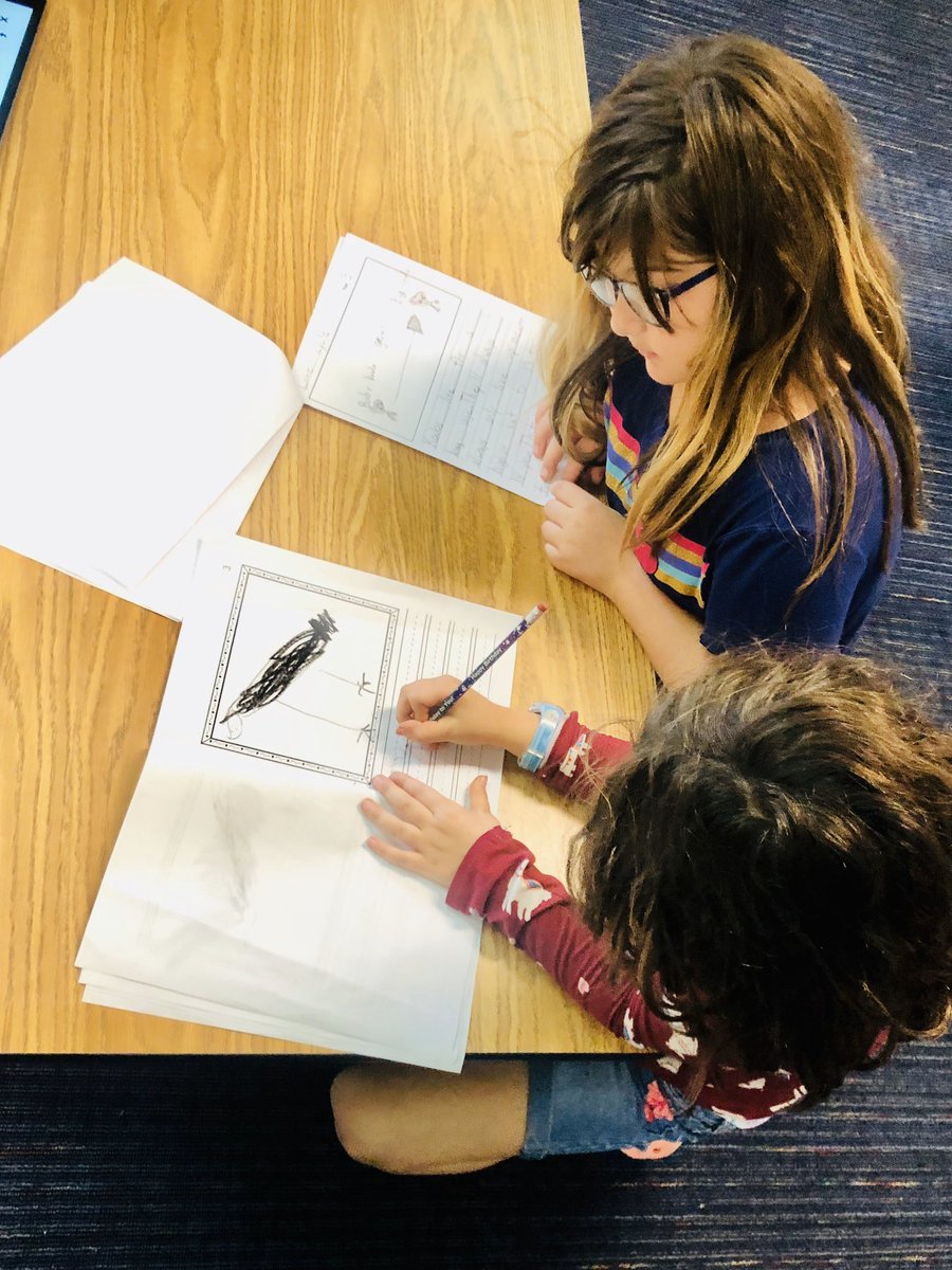 HicksLeaders's tweet photo. We got to synergize with our Kindergarten buddies. We worked together to share and revise our nonfiction booklets. @BayEaglesSoar  @HRadous https://t.co/9TCSoPD2cd