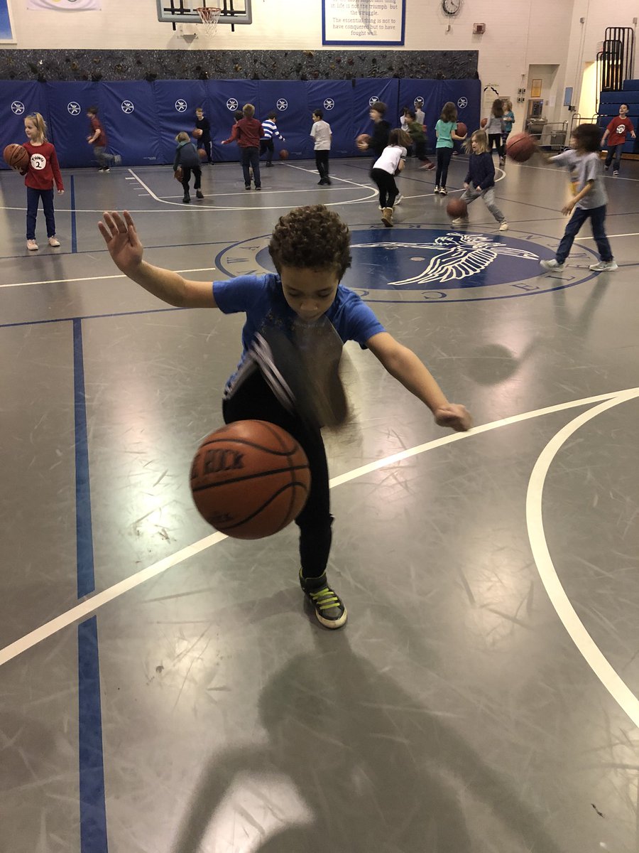 MrsReedCCMS's tweet photo. This #MarchMadness @cwelementary is all about math fact fluency! @CLSD_Schools @RS2ndgraders @MrsRackleyCCMS #starsofsecond https://t.co/QYGVduhJmK