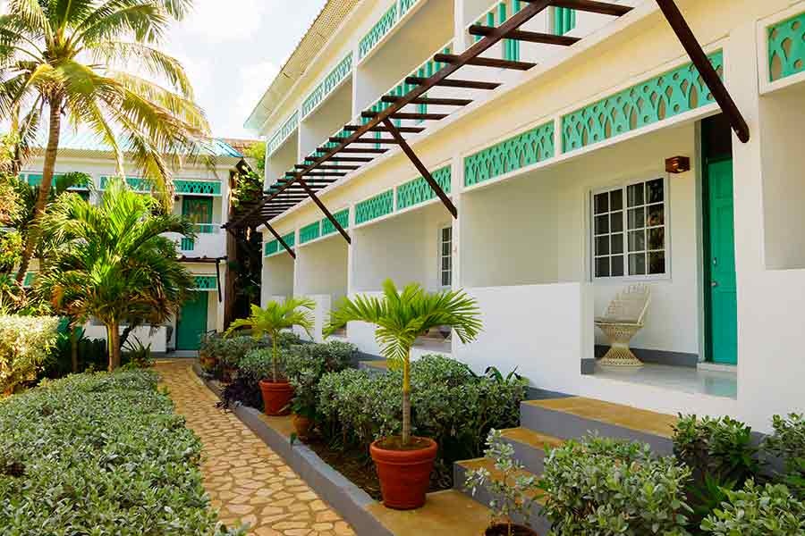 FlyCaribbeanRC's tweet photo. 8 nights in Jamaica from £772pp 🇯🇲  Book now >> https://t.co/LrSMvBi3iH
Details 👇 
Offer includes return flights from London Gatwick, accommodation at the Samsara Cliff Resort and Spa, plus all taxes and fees. Flights are with Virgin Atlantic, outbound June 2nd 2020 💙 https://t.co/MahENpHhhn