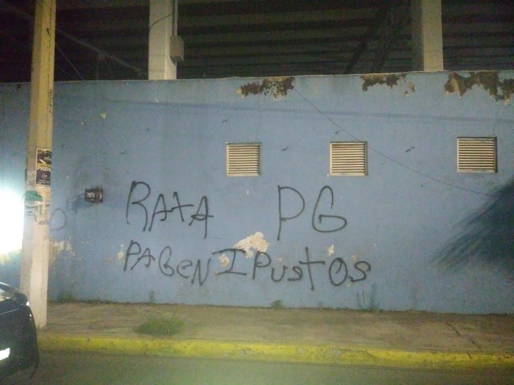 ChavezHiram's tweet photo. Se registran vandalismos en la Colonia Maestro Aarón Joaquín. #Guadalajara @DelToroIsmael @CEDHJ @CNDH @mileniotv
@AlexDominguezB @Foro_TV @Telemundo @CiroGomezL https://t.co/5HxpGdajkl