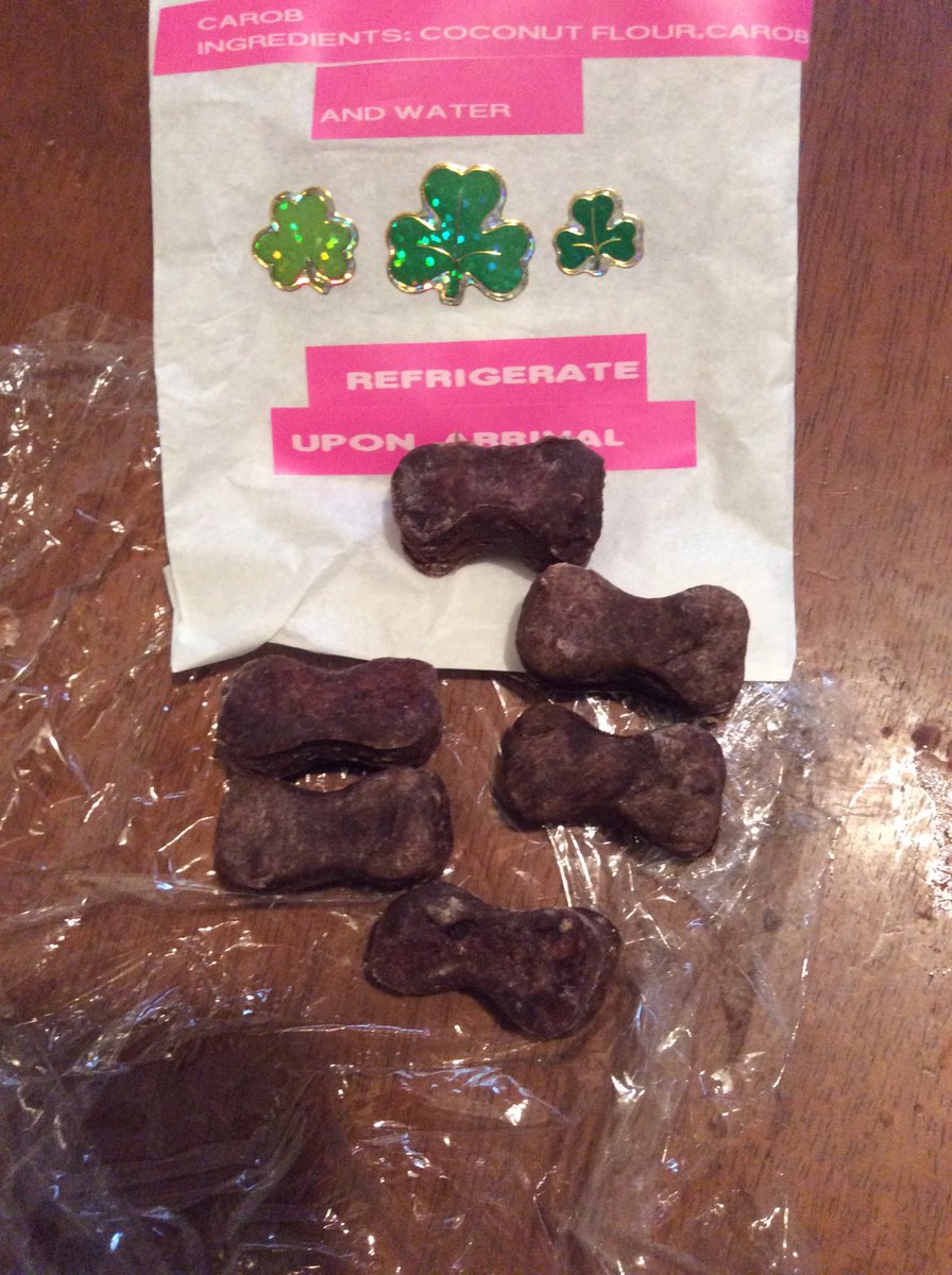 NuggetPup1's tweet photo. @StarlightBarke1 @affordapaws I just love my new treats from Starlight Barkery and Affordapaws! Remember you can get a discount at https://t.co/SSXZtuqCvq by using code NUGGET10 https://t.co/4Z77mAkF0m