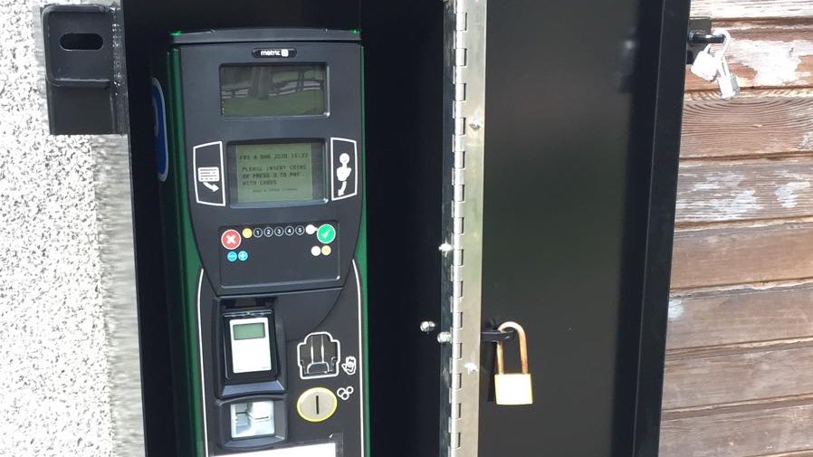We have listened to feedback from our visitors and installed a contactless card machine in our pay and display car park. The machine is now set up and available to use during your visit. #carpark #valleysregionalpark @awen_wales