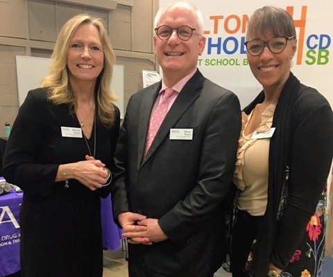 GBrown64's tweet photo. Halton Community
Collaboration Networking event at its best! @HaltonDSB #networkingatitsbest
#communitycollaboration
#youthmentalhealth
#togetherwecanmakeadifference #knowledgetransfer @HCDSB @Director_HCDSB
@HCDSB_CYCs @hcdsbSEAC @dkollee @PatriciaCodner @Camillocipriano https://t.co/eYHIglVdqV