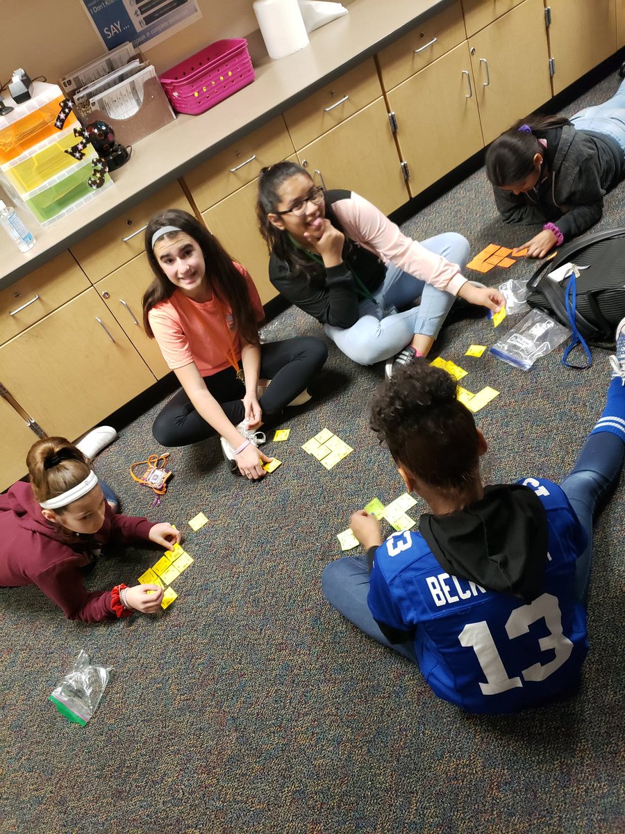 MsVillalobos95's tweet image. Flexing those brain muscles on grammar blocks! Its/It&apos;s, there/their/they&apos;re, your/you&apos;re. #prmsrocks @RyonMiddle @oldwattshername
