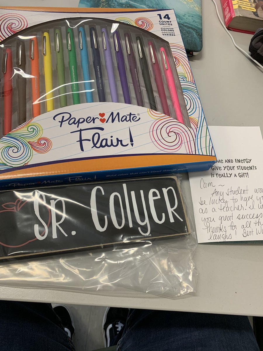 To celebrate my last day in her class, Señora gave me my favorite correcting pens, an ADORABLE “Sr. Colyer” sign for my classroom, and a handwritten thank you card! I have the BEST Co-ops! <a href="/MiltonAreaSD/">MiltonAreaSD</a> #lycoedu #studentteaching #ProudPaEducator