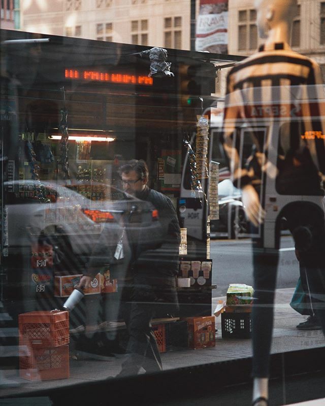 A lot going on in this photo but I still like it. Does it speak to you? Or, does it feel too busy? #cinestill .
.
.
#filmphotography #filmisnotdead #peopledelphia #philadelphia #streetphotography #philly #fromstreetswithlove #lensculture_streets #streetp… ift.tt/2v0KUnB