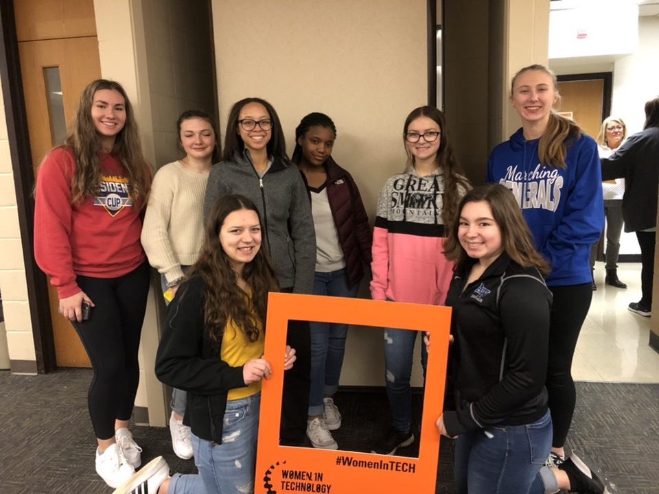 WomeninTechBGSU's tweet photo. We're halfway through our #WomenInTECH day here at @bgcollegeoftech !!! Thank you to all the women joining us today!!! 🧡⚙️ https://t.co/dddpDLxgAS