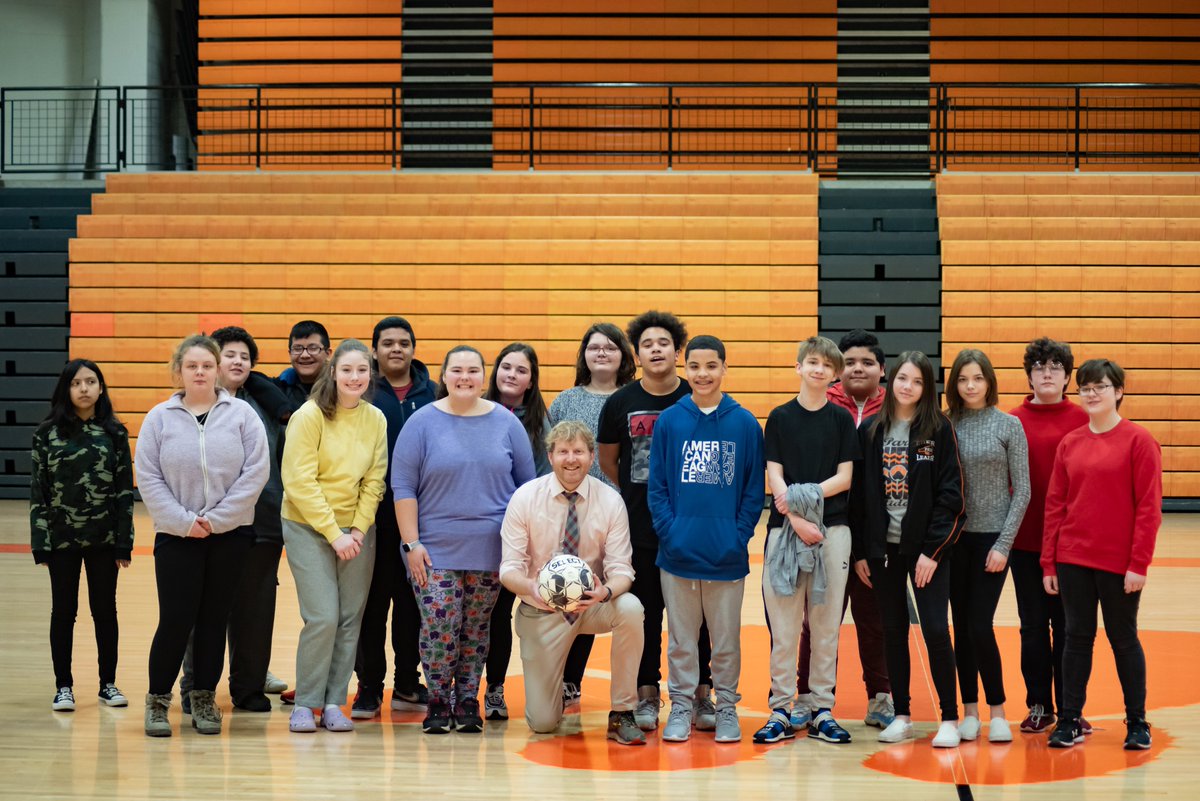 ParisSchoolsKY's tweet photo. **Celebrating Student Success!**
@PMSGreyhounds Eighth Grade students who demonstrated High Achievement AND High Growth on the Spring MAP reading assessment were rewarded today with an impromptu game of soccer with Superintendent @smccauley1287 #parispride #healthyrewards https://t.co/87AlKaq0kb