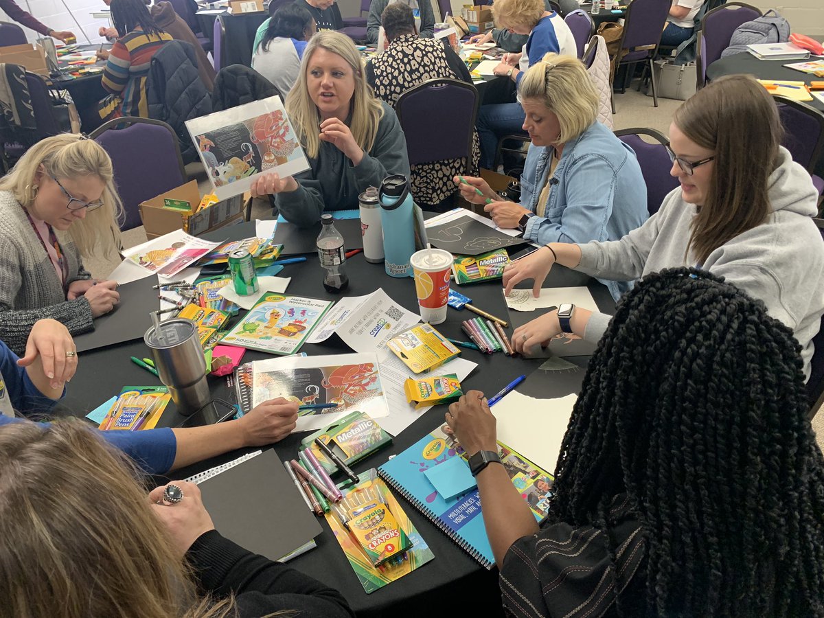 Quin_Tate's tweet photo. 🗣Even during #CrayolaPD she’s in TeacherMode 👩‍🏫 @cashionsclass #iLUVher🥰 #TeamWORK I’m anxious to see what this Stars 🌟 Lions 🦁 collaboration produces 🎑 @OESrockSTARS @WestLionsFCPS @suptking @CAOacademicsfcs @creatEDCrayola #FridayThings💙💛 https://t.co/9TtCfGjb7H