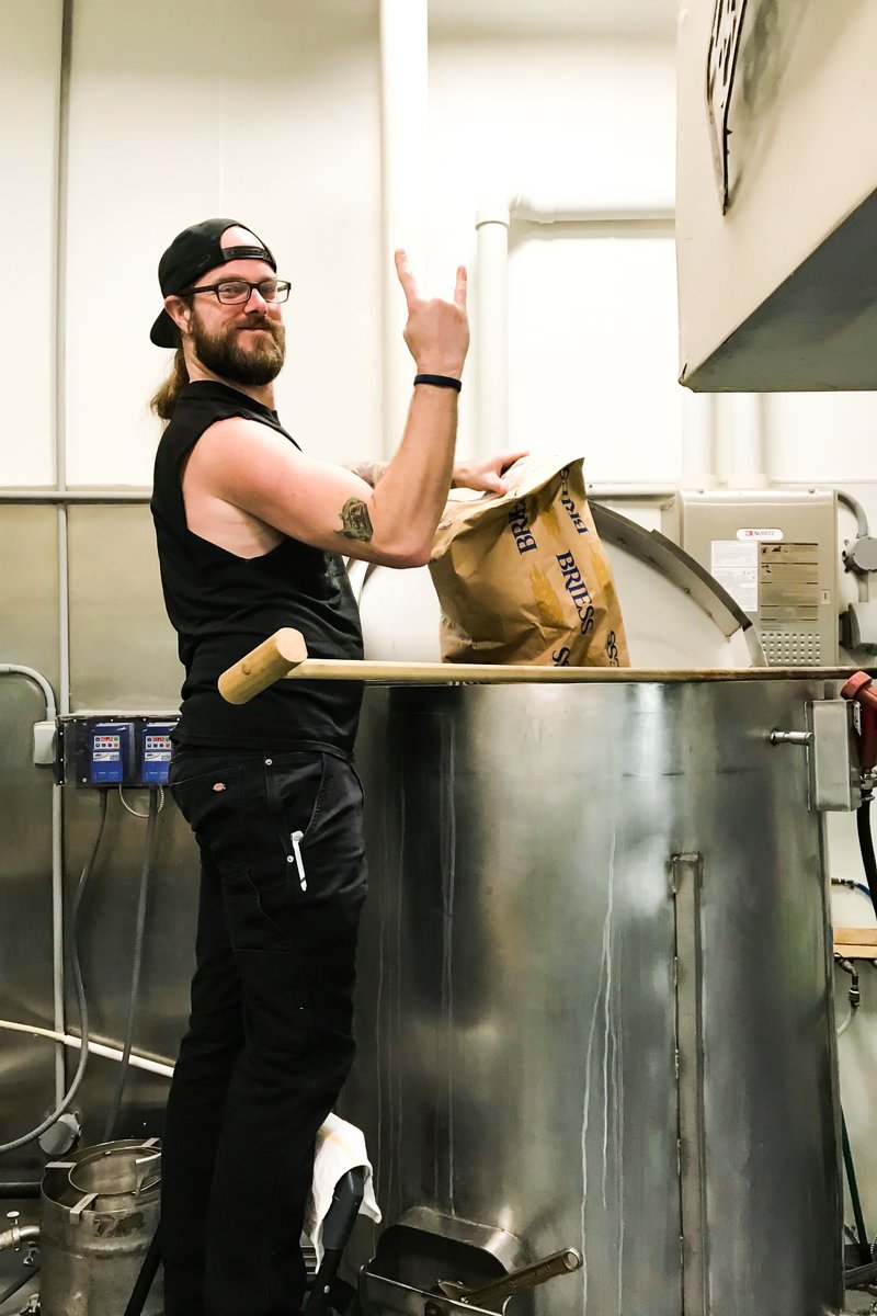 WarpedWing's tweet photo. We spent some time with our buds over at @toxicbrewco1 the other day and brewed up a special #localcollab for your drinking pleasure. 🍻🤟
It's about damn time, right?! #landingsoon
#warpedwing #staywarped #shareapintmakeafriend #toxicbrew #daytonbrewery #daytoncraftbeer #dyt https://t.co/FEbSB8HSPz