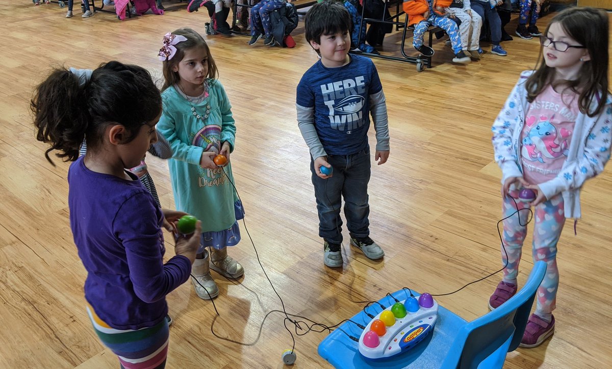 SGPellegrino's tweet photo. Kindergartners playing a trivia game during lunch... Answering questions about our #OneSchoolOneBook "A Boy Called Bat" could earn you a prize..Awesome/adorable... Thanks to @CounselorFasano and @gwMemorialMedia !! https://t.co/M31k3tzHlv