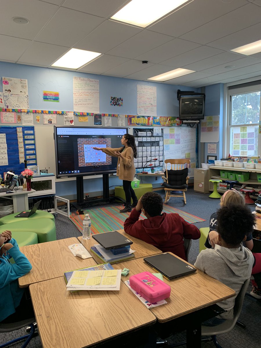 MrsBeachnauSLP's tweet photo. Loved teaching our 4th grade Huskies about the usage and purpose of our Core Board—located on the Roosevelt playground! @WBSDHuskies #slp #onlywb https://t.co/mtEUxaw2et