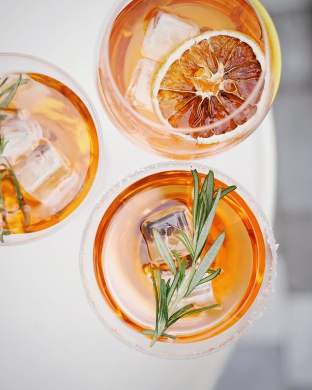 ArlingtonLM's tweet photo. Celebrate the weekend with cocktails in Amuse!#LeMeridienArlington https://t.co/8D4MwrPjcf