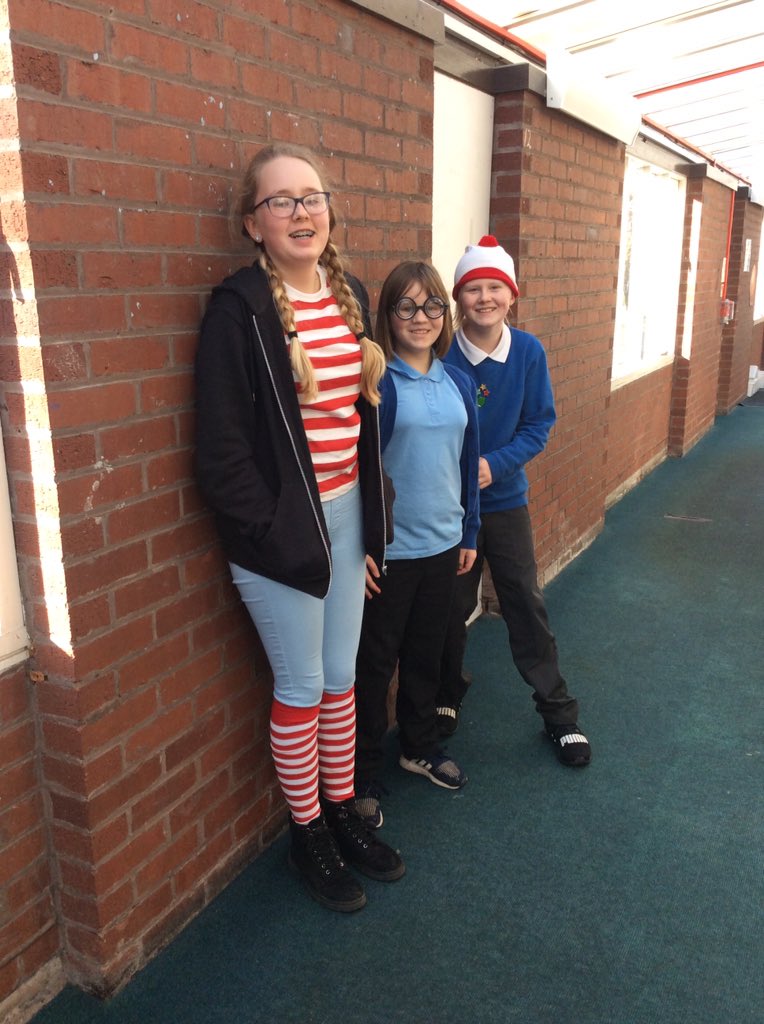 TH_Year6's tweet photo. More world book day dressing up! #THLearn6 https://t.co/jldkffdUrQ