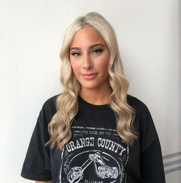 BANGSalonTO's tweet photo. ❄️I C Y B L O N D E❄️ #hair by our new Jr. Stylist #BaileyNethersole for Maggie
#BANGSalon #babylights #babylightsandbalayage #blonde #longhair #platinumblonde #icyblonde #torontohair #torontostylist #oribeobsessed #kevinmurphy #olaplex #randcohair #toronto #yyz #repost #rp https://t.co/6Kx3BD4ysb