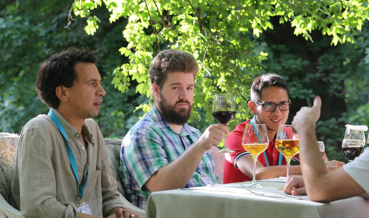 KorcsmarosLab's tweet photo. Do you like #research without boundaries defined by disciplines and funding agencies? Are you interested in #signaling #networks, #microbiome, #cancer or #IBD? Then join us for the 3rd Interdisciplinary #SignalingWorkshop in July. Free cancellation: 1 June https://t.co/R3g5tBODNm https://t.co/ANvfB7bF8Q