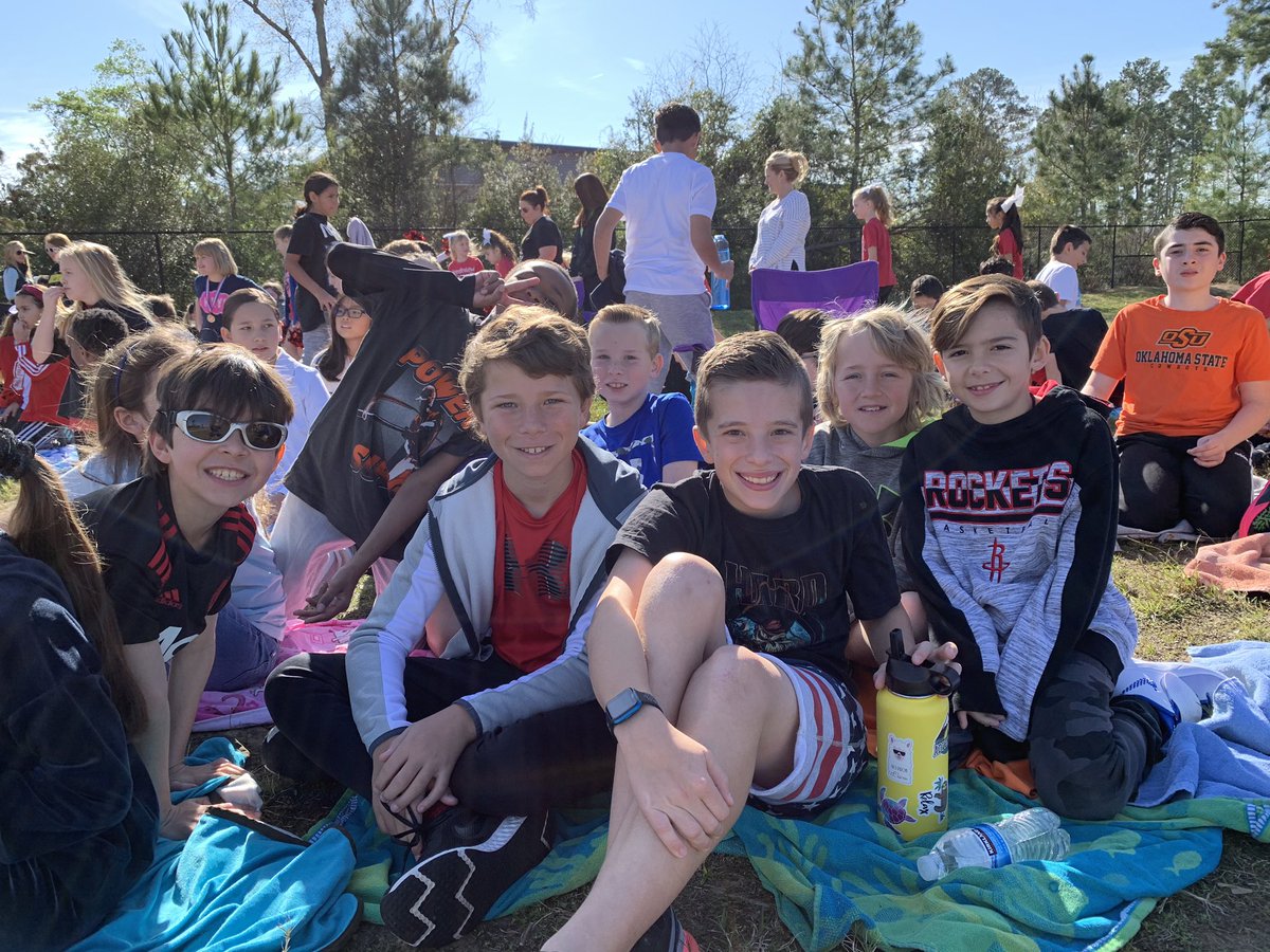 MissKhoobiar's tweet photo. Enjoyed watching the annual kickball game of staff vs. 5th grade! 5th grade won this year! @TISDCES #cesbeyondGREATness https://t.co/ybUburuP90