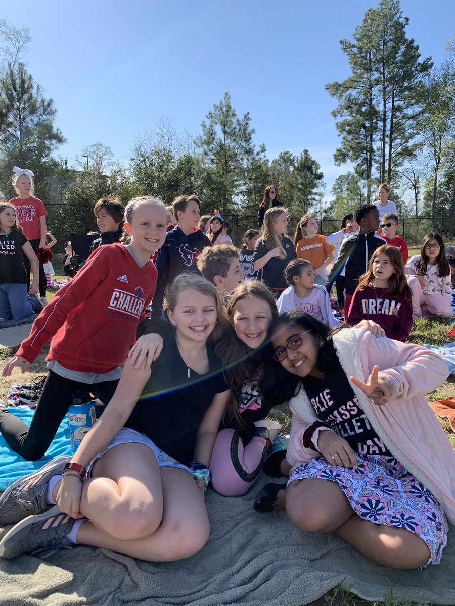 MissKhoobiar's tweet photo. Enjoyed watching the annual kickball game of staff vs. 5th grade! 5th grade won this year! @TISDCES #cesbeyondGREATness https://t.co/ybUburuP90