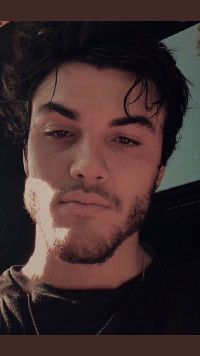 dxlansangel's tweet photo. Okay Ethan picture clear out: a thread https://t.co/dMGtivIIkC