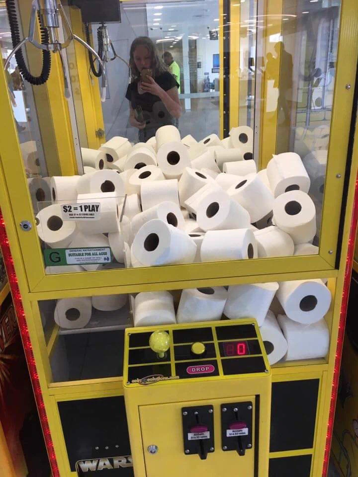 今なら大人気？クレーンゲームの景品がトイレットペーパーwww