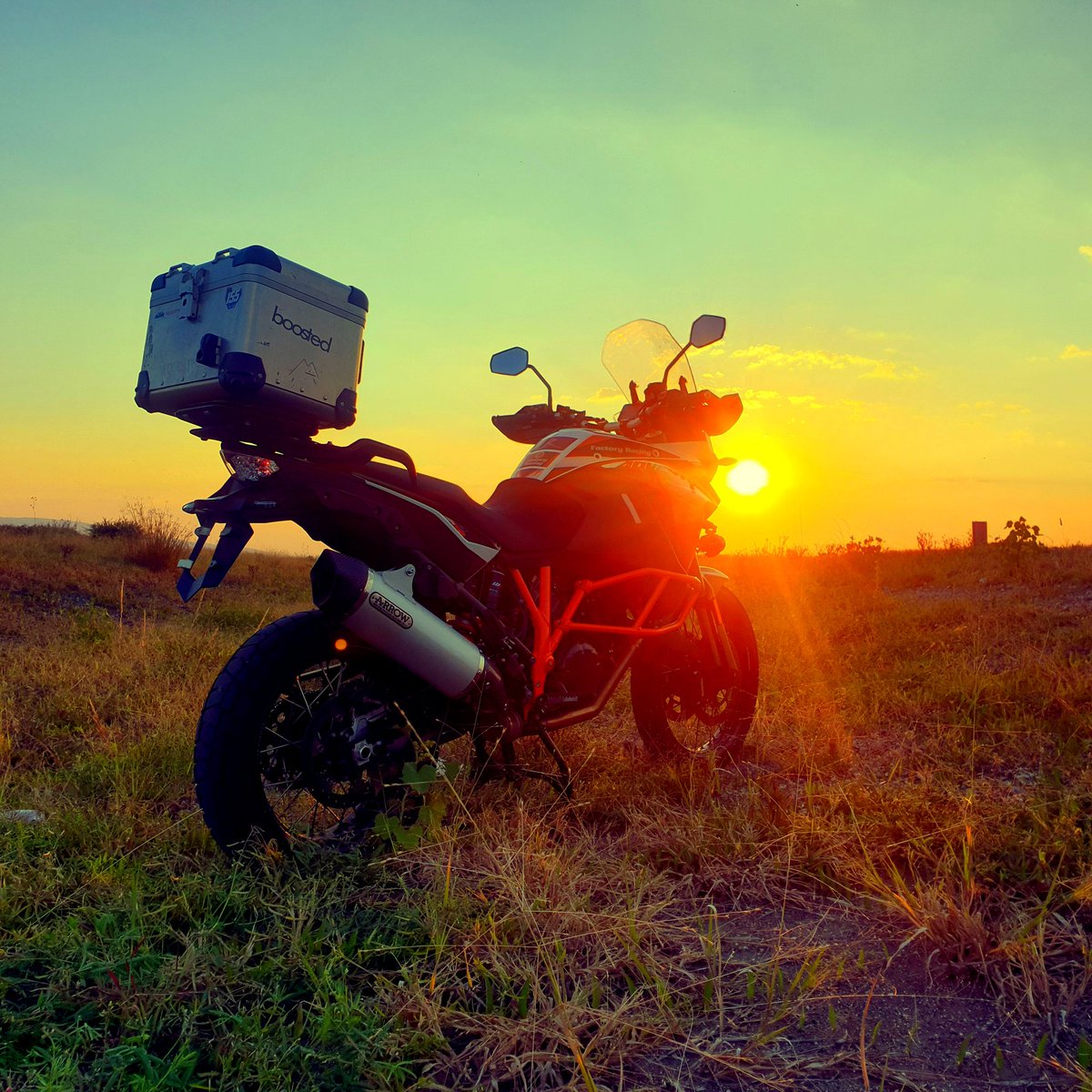 ted_pops's tweet photo. #AngelaMerkel in her natural environment!
#Sunset #Dusk #TheSunChaser #AdsictedToTheSun #KTM #KTMAdventure #TheOrangeArmy #FastKTM https://t.co/zfcIqe6lhi