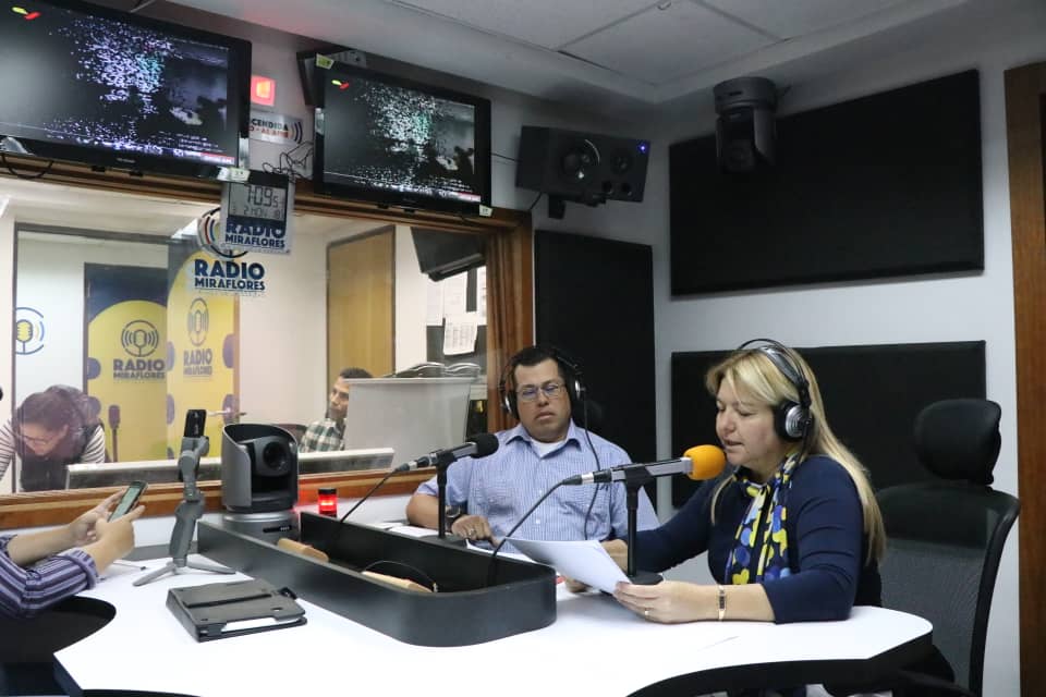 #9Ene #Infórmate || Más de 17 mil comercios han sido exhortados por la Sundde facebook.com/AntimonopolioV… #DatoMinComercio @EneidaLayaPsuv <a href="/NicolasMaduro/">Nicolás Maduro</a>