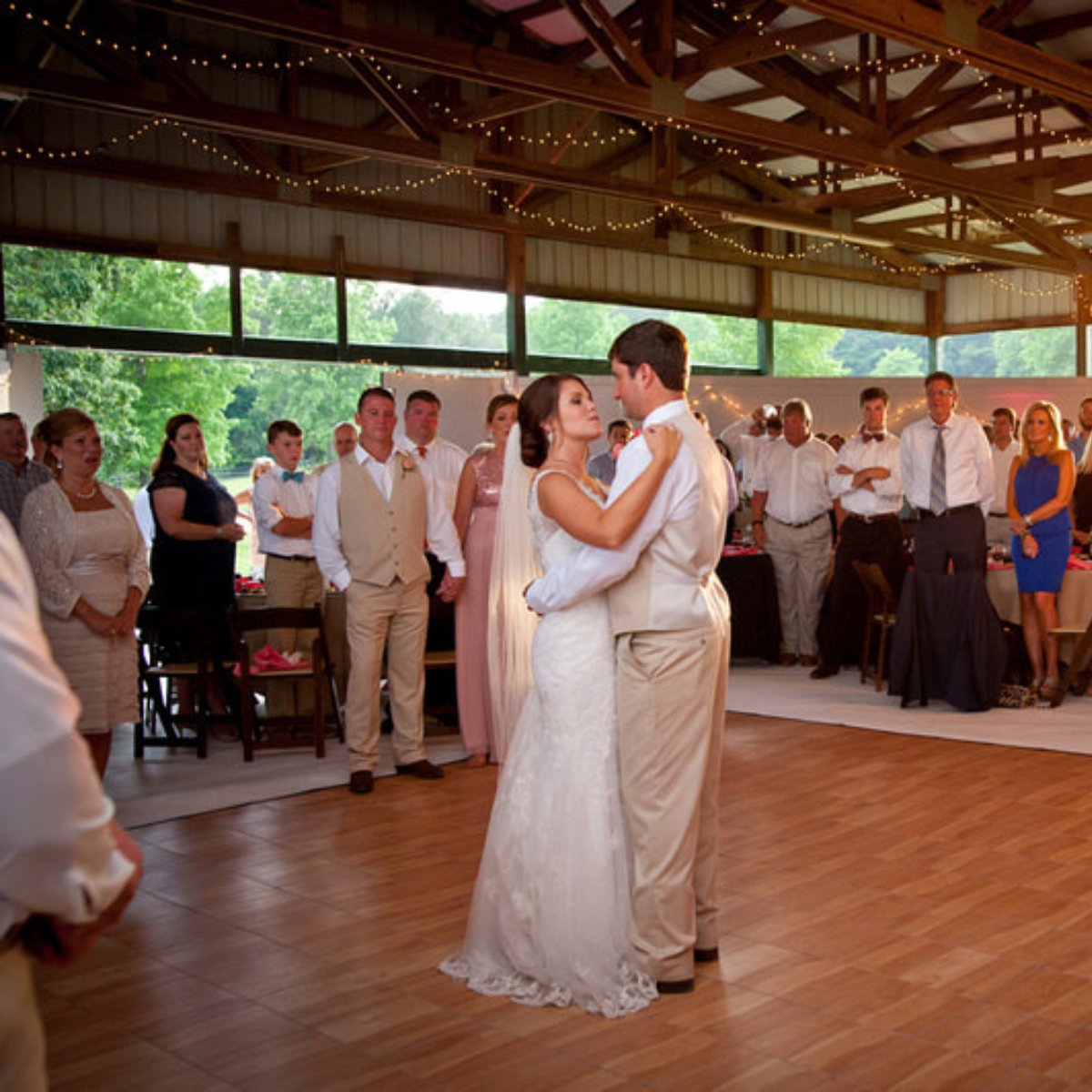 Upstate_Events's tweet image. In honor of National Dress Day, let's do a little flashback Friday to this beautiful wedding. What was your look like for your big day? #fbf