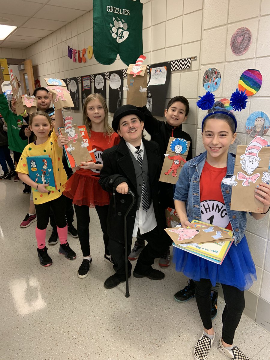 We celebrated Read Across America by reading Dr. Seuss books with our 2nd Grade Buddies in <a href="/ToniSchaab/">Toni Schaab</a> class!! We also surprised our buddies with some fun Dr. Seuss puppets!! #cbgroveland #ReadAcrossAmerica 🎩❤️💙📚