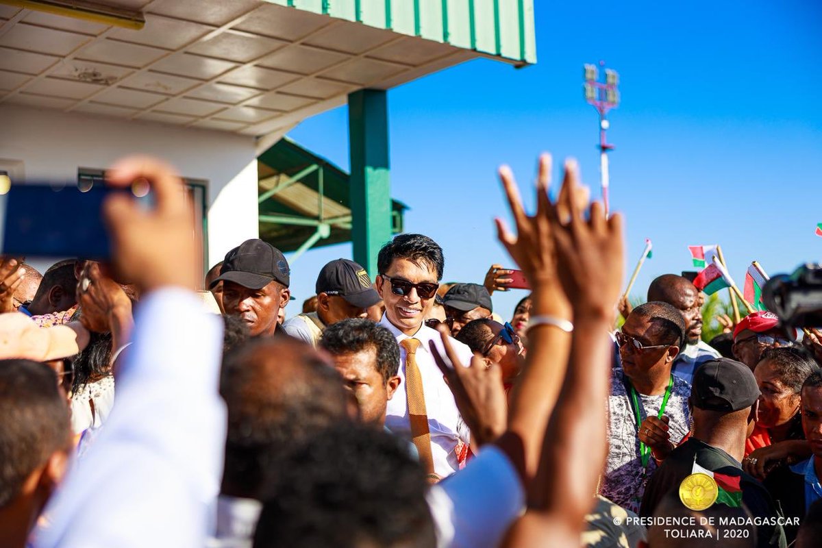 SE_Rajoelina's tweet photo. Avec mon épouse @MialyRajoelina, nous retrouvons les habitants de Tulear pour célébrer la journée internationale des droits de la femme avec les Malagasy venus de l’île toute entière ! #IWD2020 https://t.co/wrHCwvm7xl