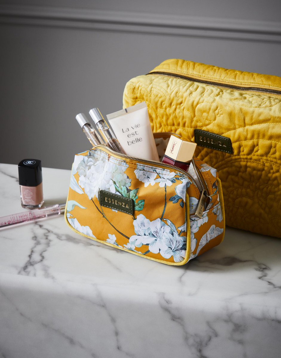 DeLinnenboom's tweet photo. De #trendkleur voor de #zomer 2020 is #geel. Een heerlijke zonnige kleur waar je interieur mee opvrolijkt.https://t.co/vhQI1rRvuK https://t.co/qKfLJvL60y