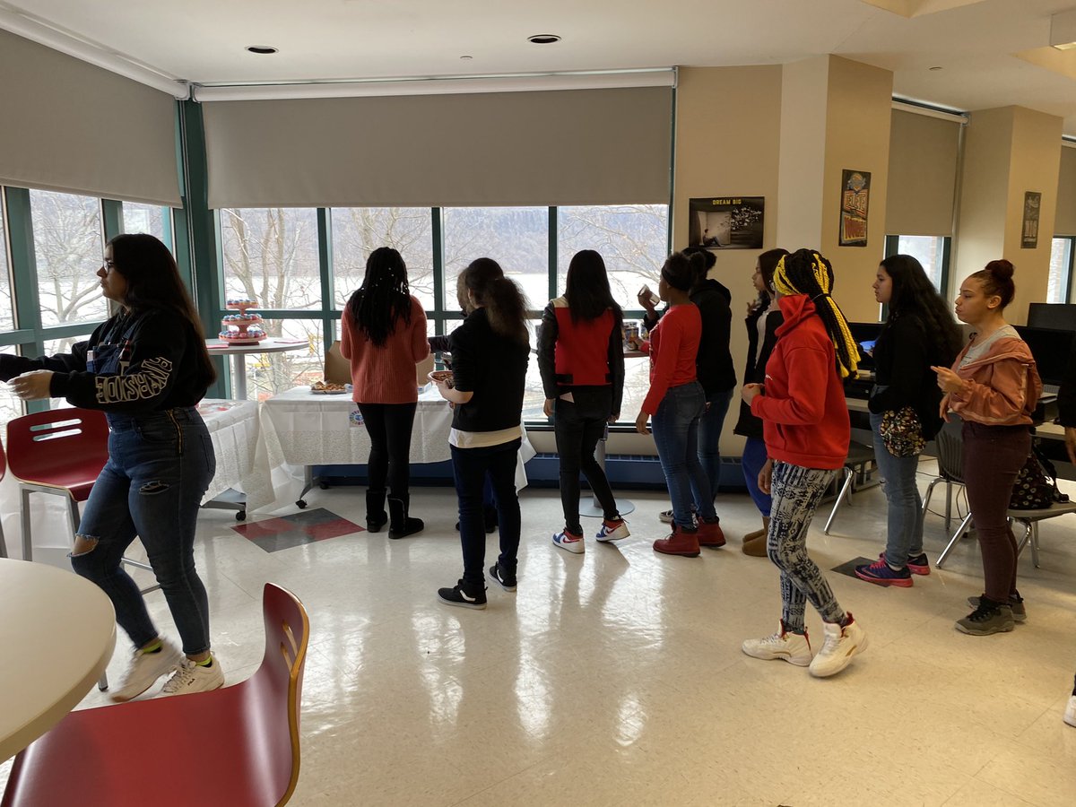 treciagesq99's tweet photo. Observance of #InternationalWomensDay @Rams_Riverside1 @YonkersSchools @quezada1229 #increasingcapacity #empoweringgirls https://t.co/4mJF1xdtKZ