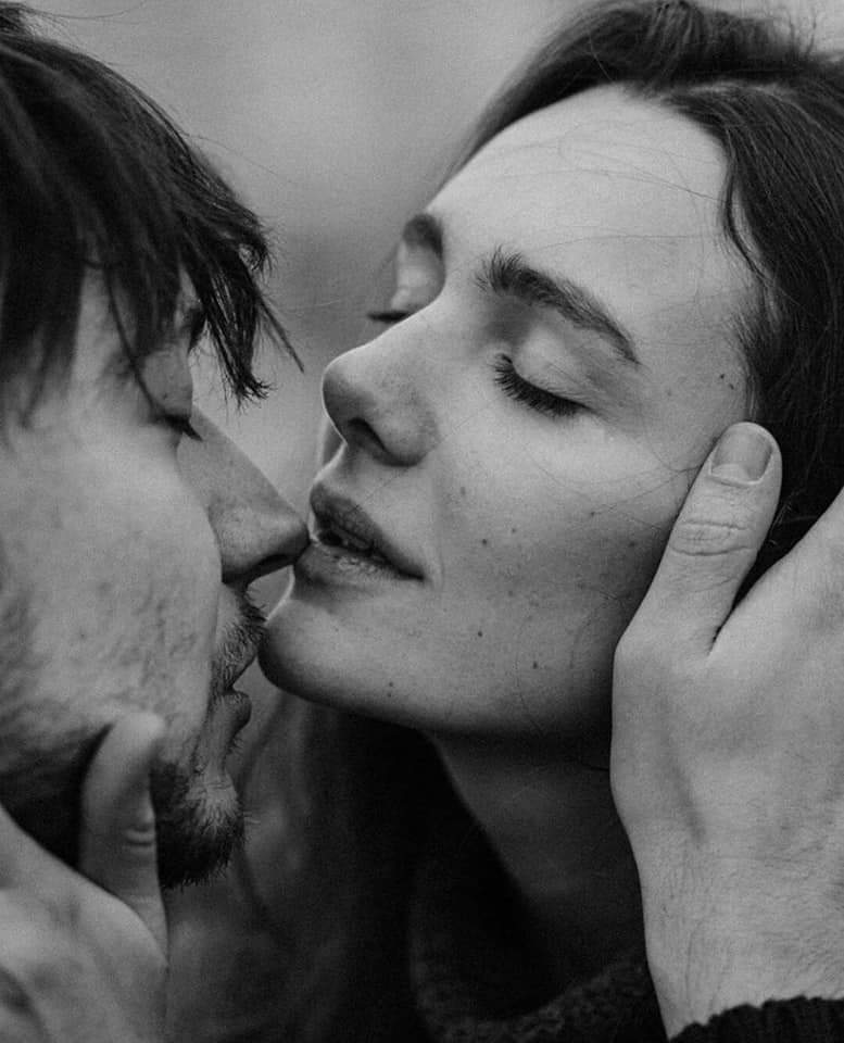 وفِي غرامّك هـامَ قلبْي واكتَفى