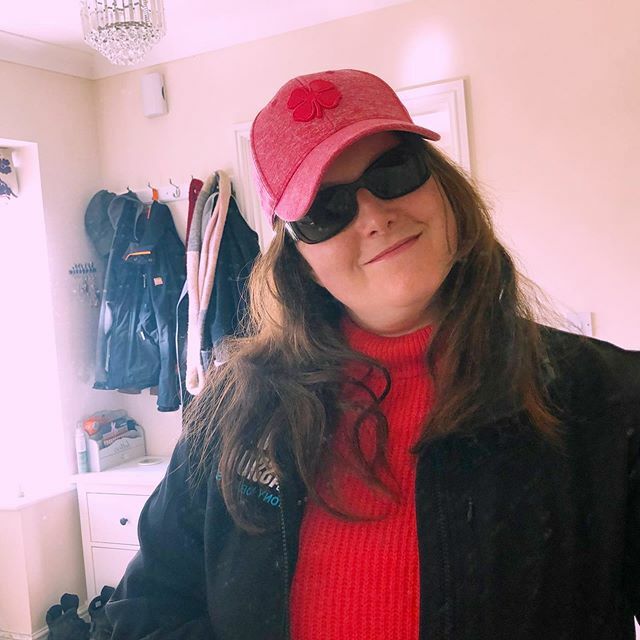 So today the sun came out ☀️ I was SO happy to put my sunglasses on, my pink cap and head out for a drive.
.
Does anyone else crave the spring months like crazy around this time of year?!
.
I cranked up some tunes on the radio and had a blast. Made me fe… ift.tt/2IsaOnm