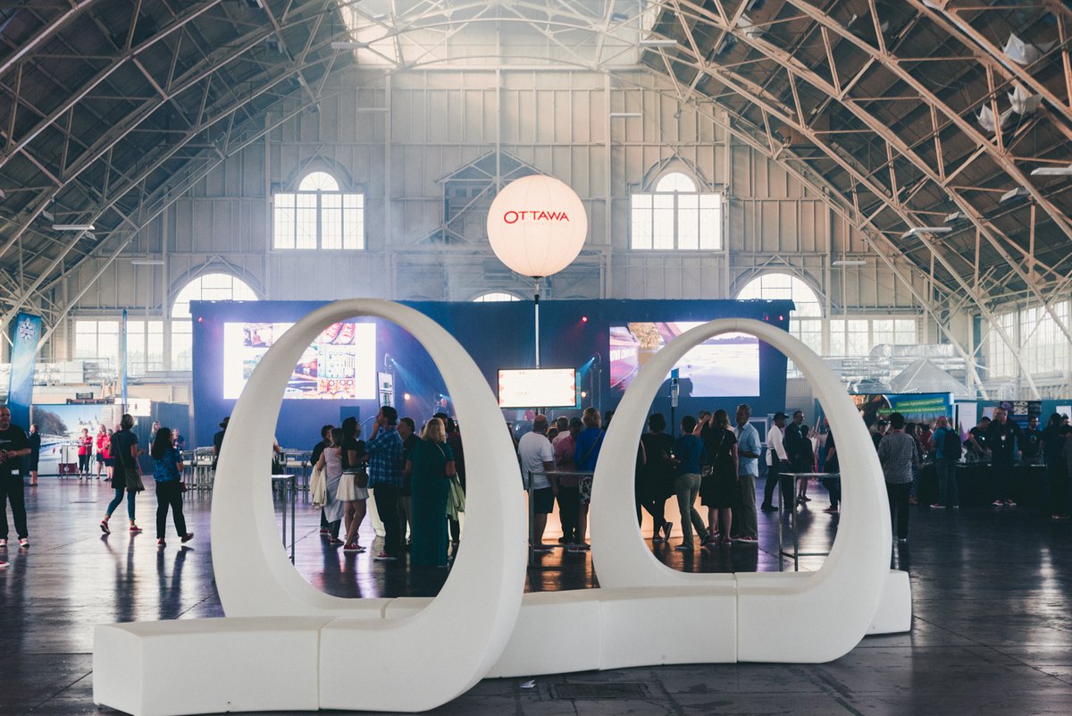 This #FeatureFriday, we're showcasing our #LouLou Lumière Collection! Light up your event with Lumière's glowing show-stoppers imported from Spain, and lit in a colour of your choice. #EventProfs #MyOttawa