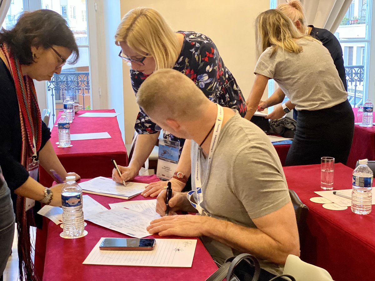 eTwinningFrance's tweet photo. The speed-twinning is always such a nice and dynamic activity to find partners during seminars! 🙌🏼👋🏼 @eTwinningPolska https://t.co/ibQKsJN9KJ