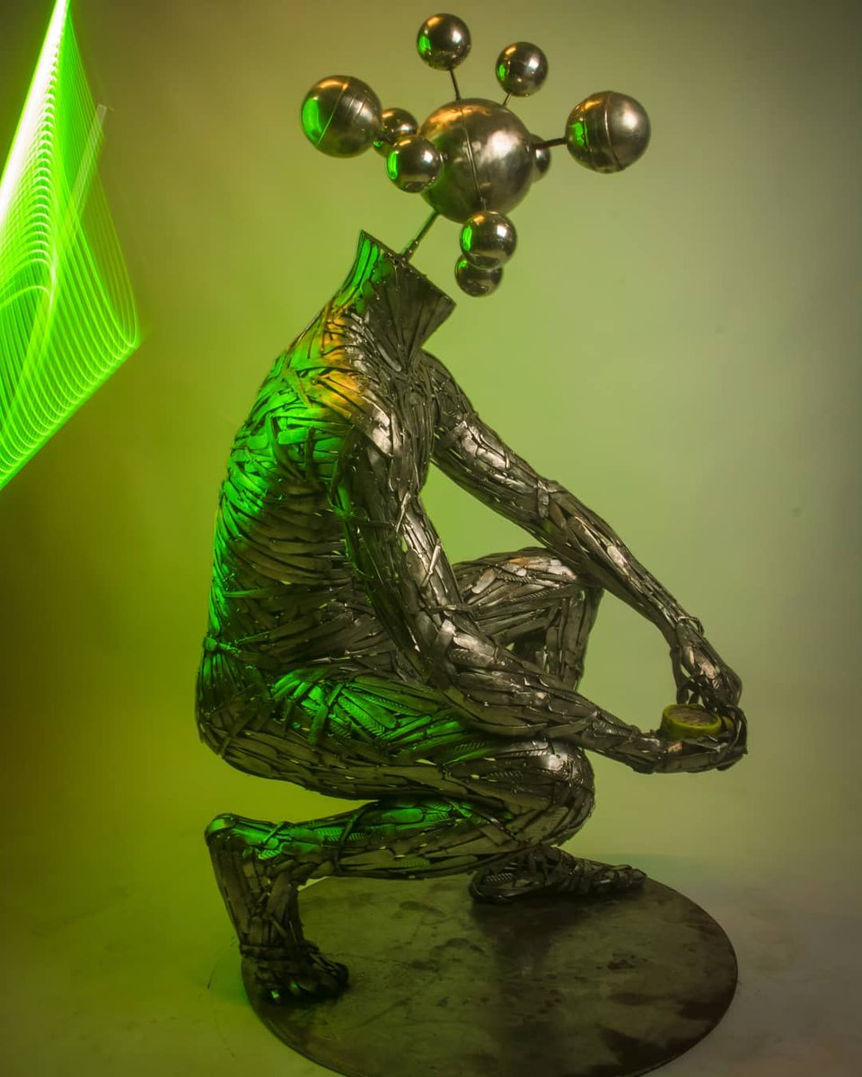 ArtNigerian's tweet photo. Nigerian sculptor @artbycollinsaac makes life-size sculptures using spoons and scrap metal. https://t.co/3eXCE57fHs